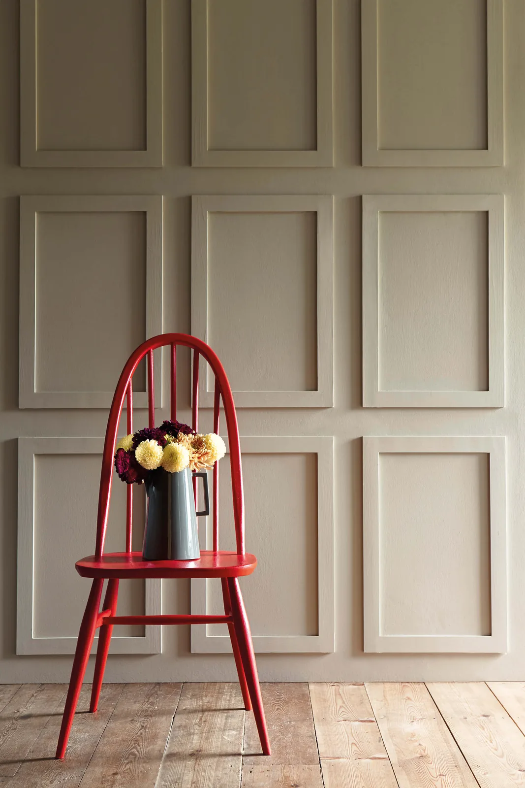 Portland Stone Dark 157, Atomic Red 190