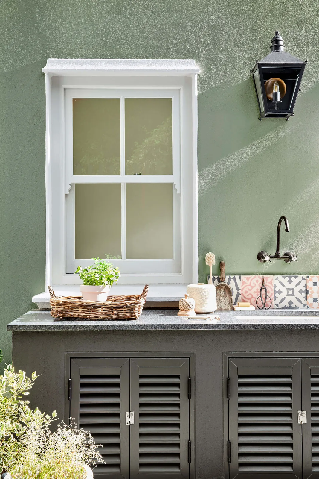 Boringdon Green 295 Wood Ash 229 Pompeian Ash 293 (Pompeian Ash is now named Pompeian Grey).