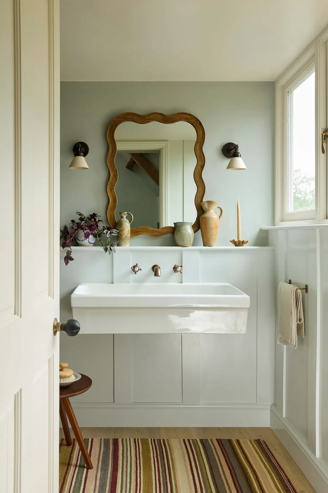Pearl Colour-Mid and Dark-Slaked Lime-Mid and Deep