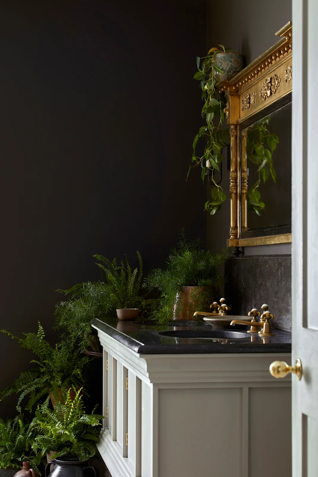 Elysian Ground 320, French Grey-Pale 161 - Detail