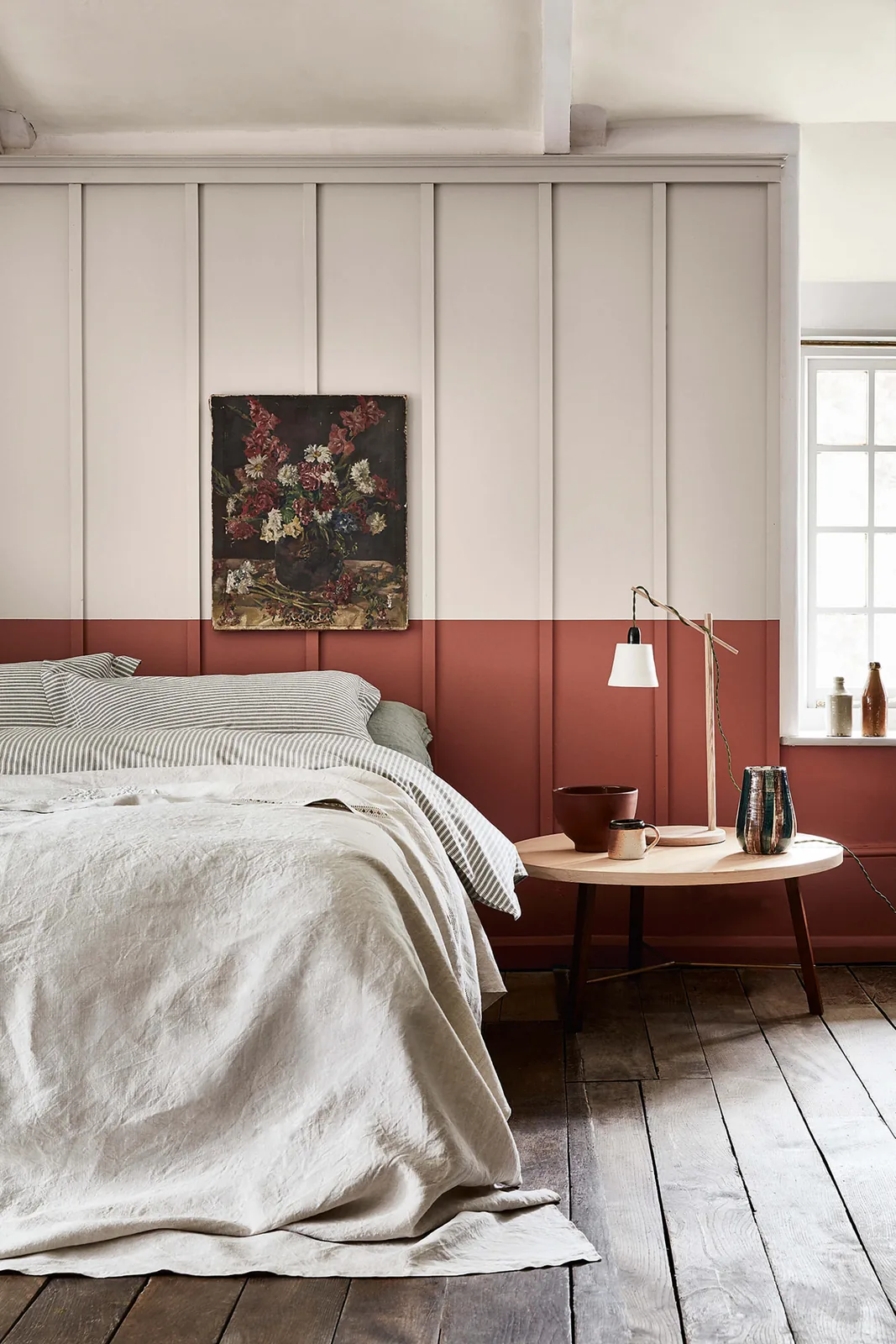 French Grey 113, Tuscan Red 140