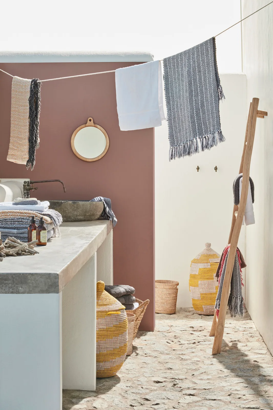 Linen Wash 33, Nether Red 315