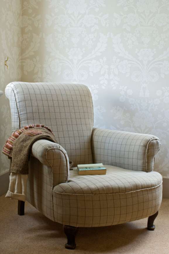 St Antoine — room inspiration. The colourway shown may differ from your selection.